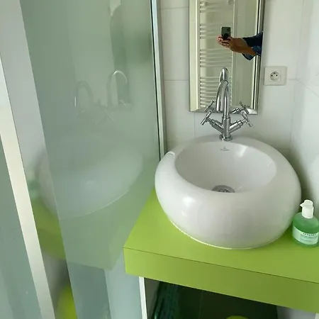 Mimosette Piscine Et Jacuzzi לה פוליגן